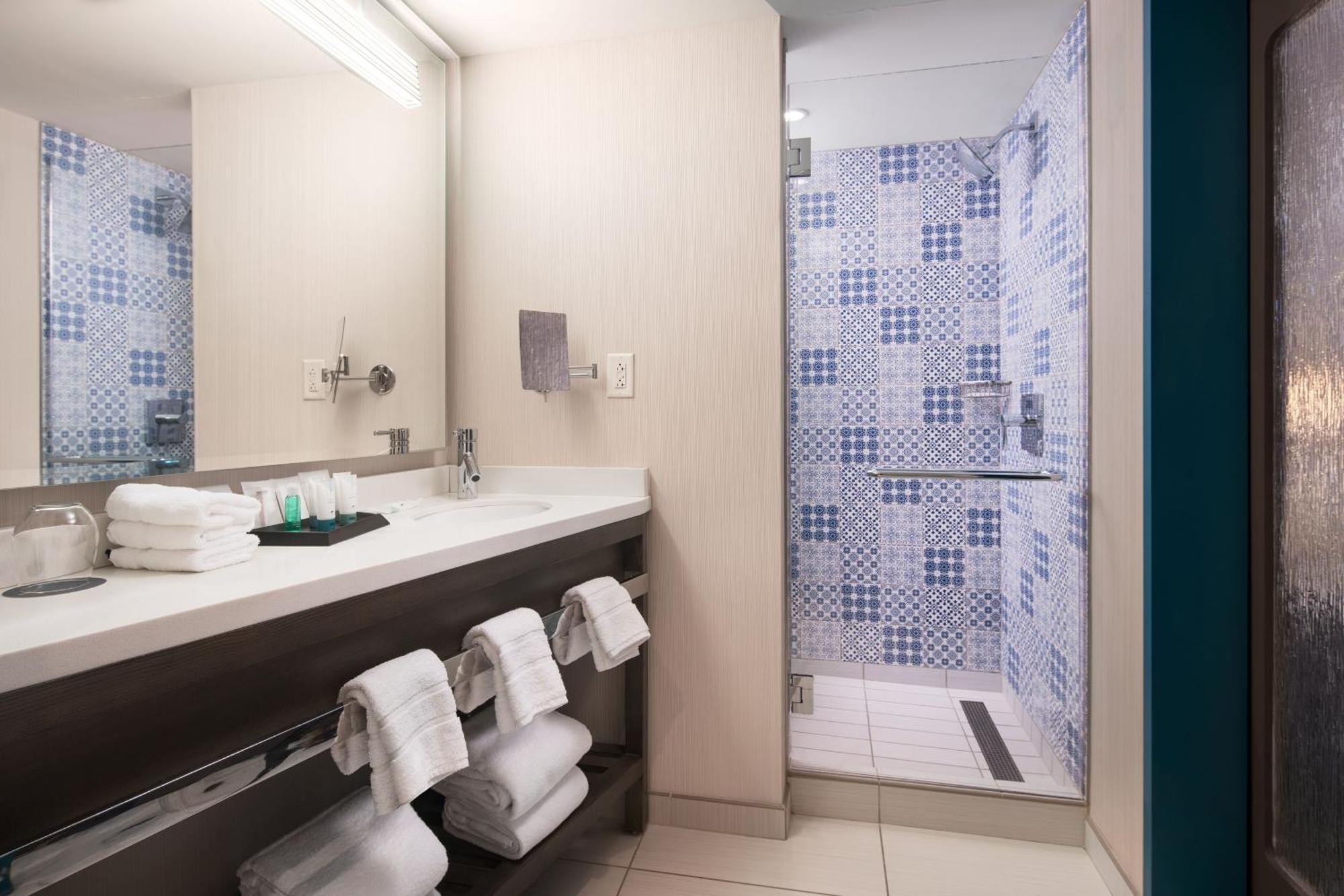 The Westin Downtown Hotel 4*